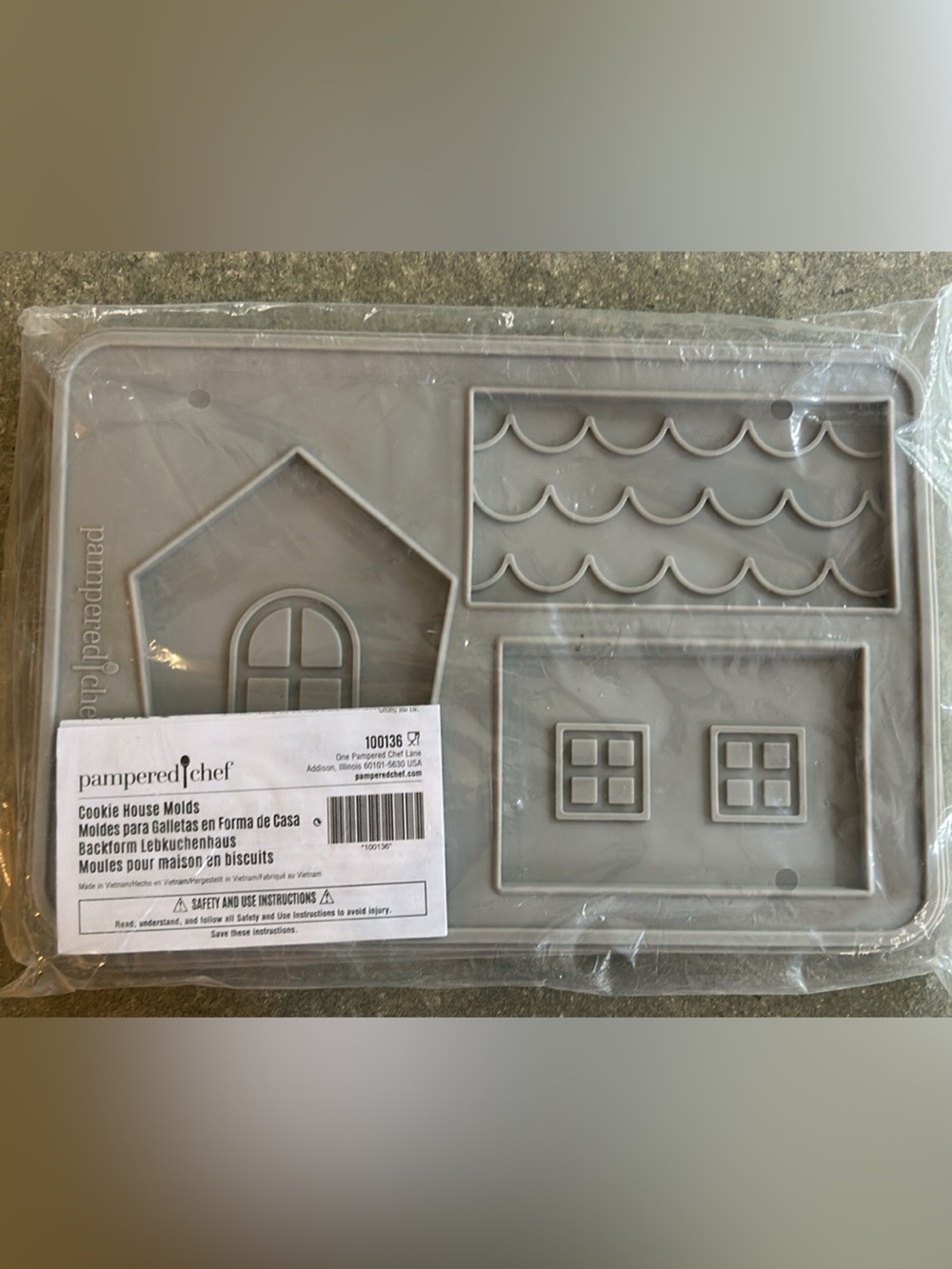New in Package Pampered Chef Cookie House Molds